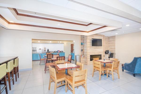 Country Inn & Suites By Radisson, Midway - Tallahassee West Exteriör bild