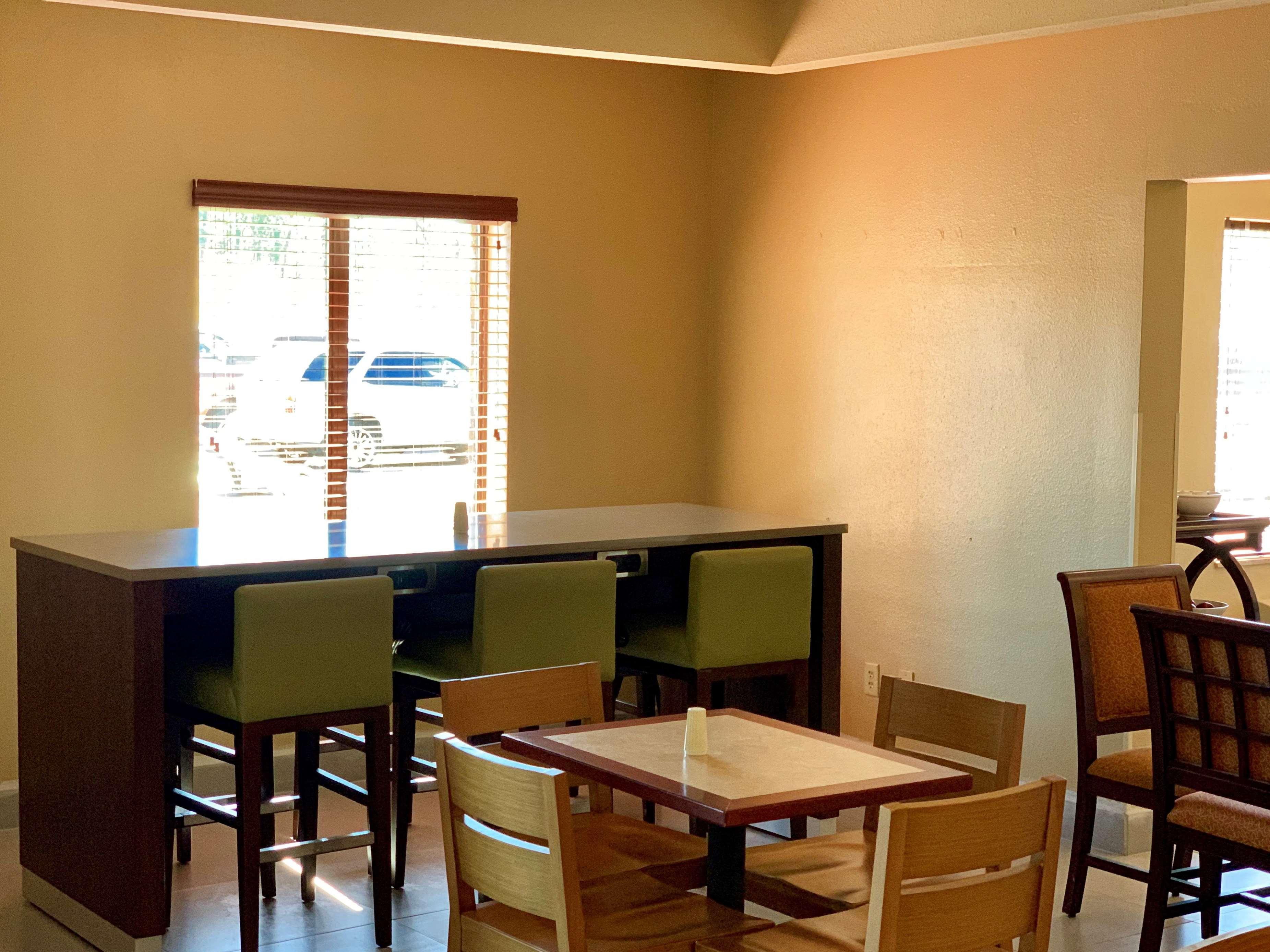 Country Inn & Suites By Radisson, Midway - Tallahassee West Exteriör bild