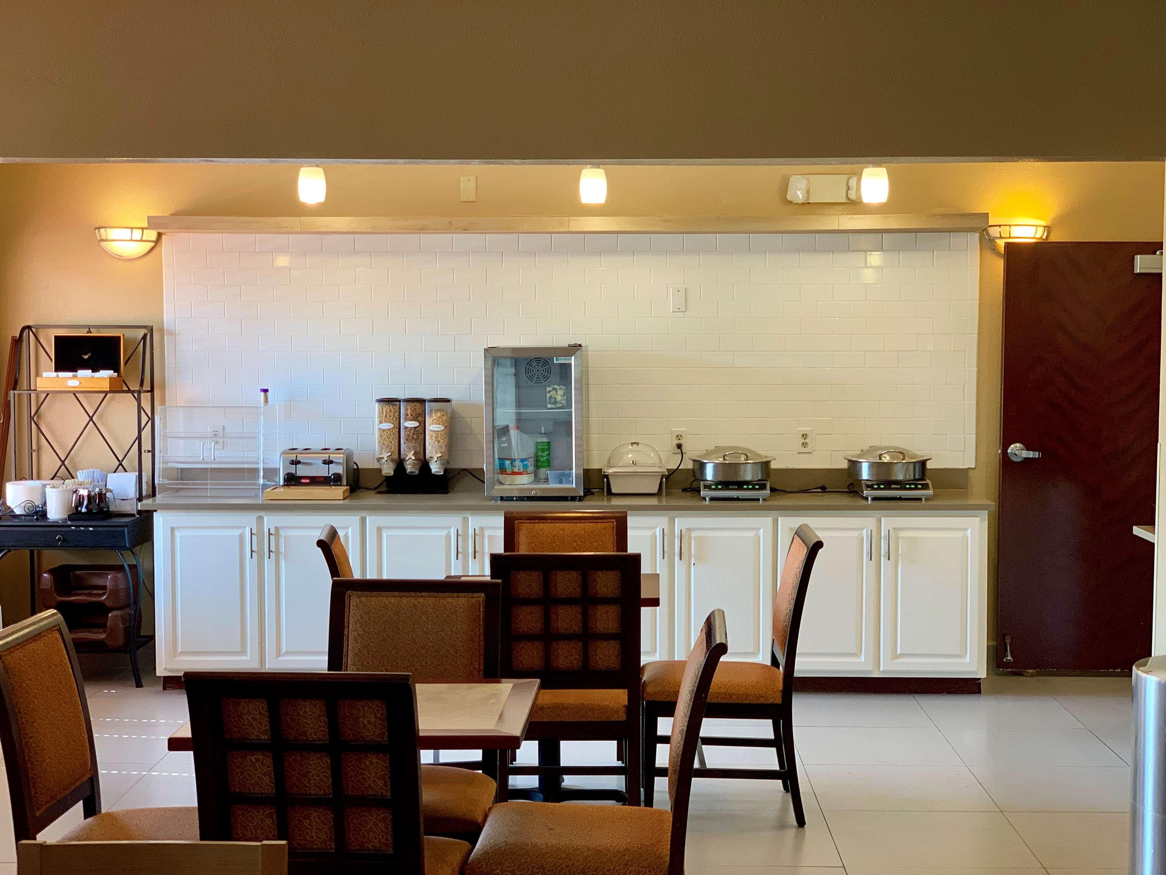 Country Inn & Suites By Radisson, Midway - Tallahassee West Exteriör bild