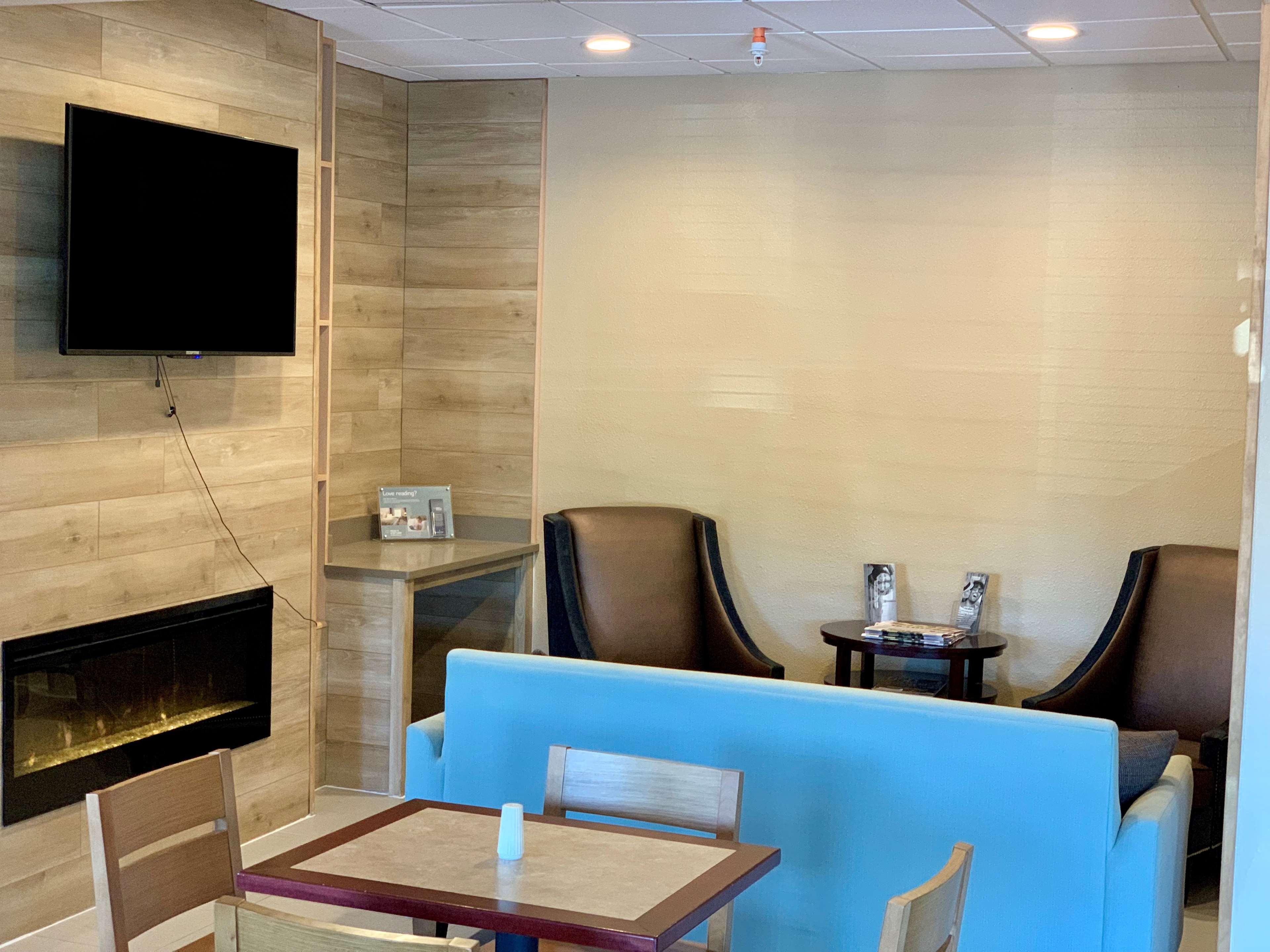 Country Inn & Suites By Radisson, Midway - Tallahassee West Exteriör bild