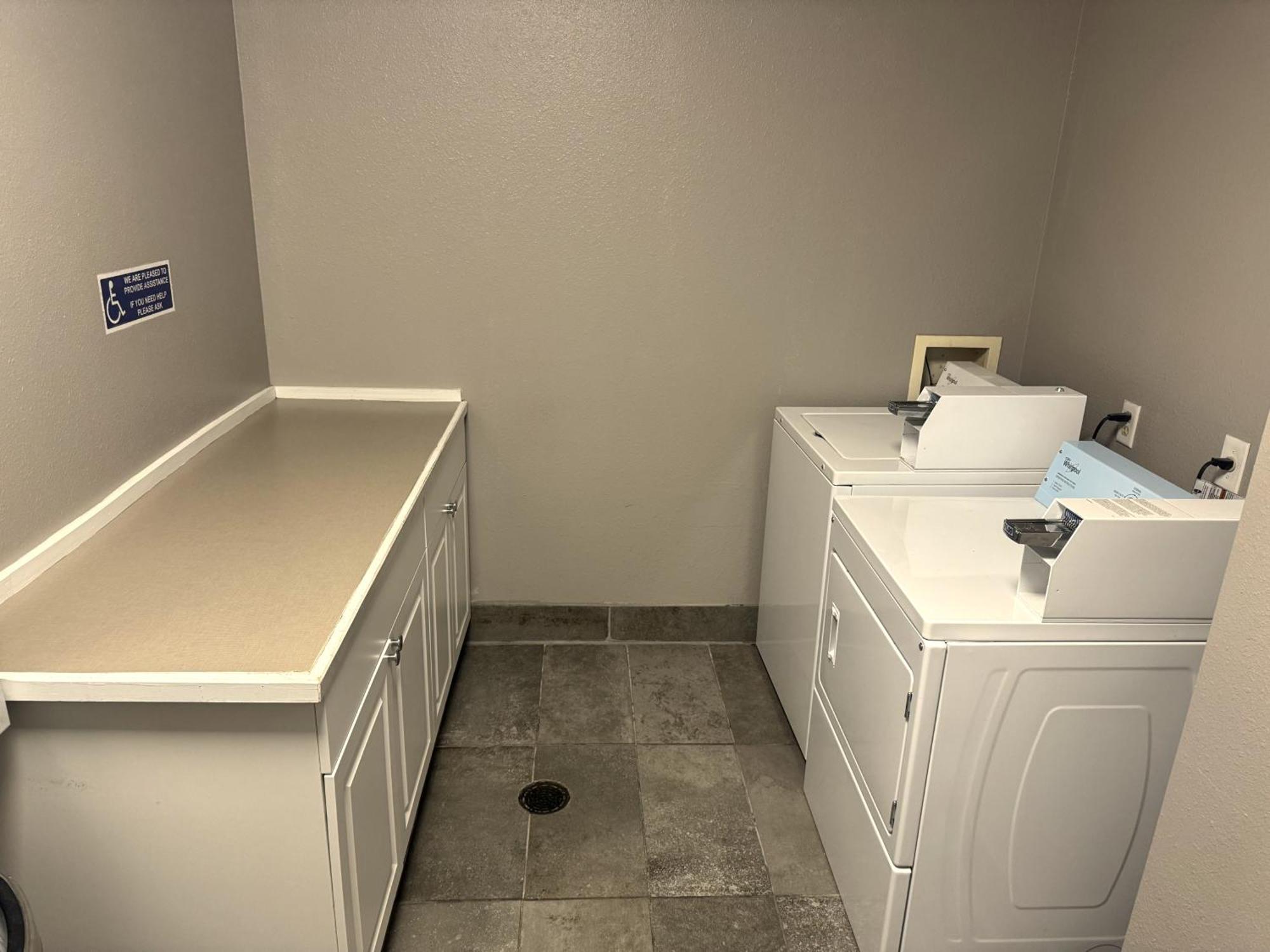 Country Inn & Suites By Radisson, Midway - Tallahassee West Exteriör bild